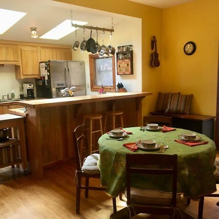 Persimmon Inn Bloomington Ngoại thất bức ảnh