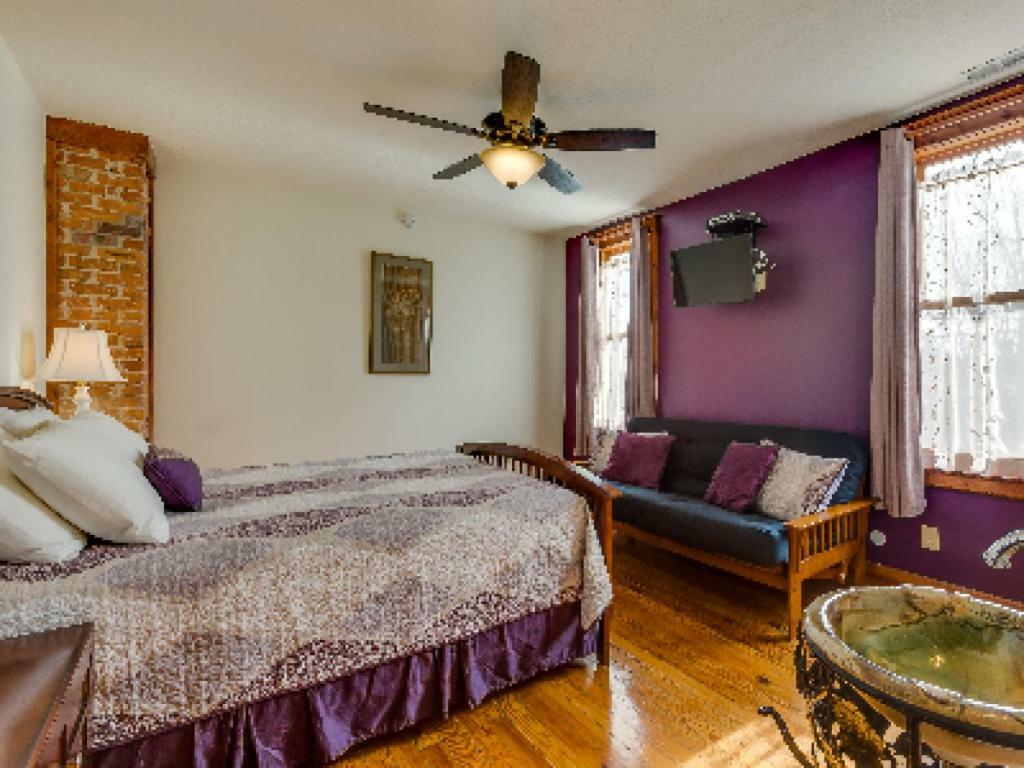 Persimmon Inn Bloomington Ngoại thất bức ảnh