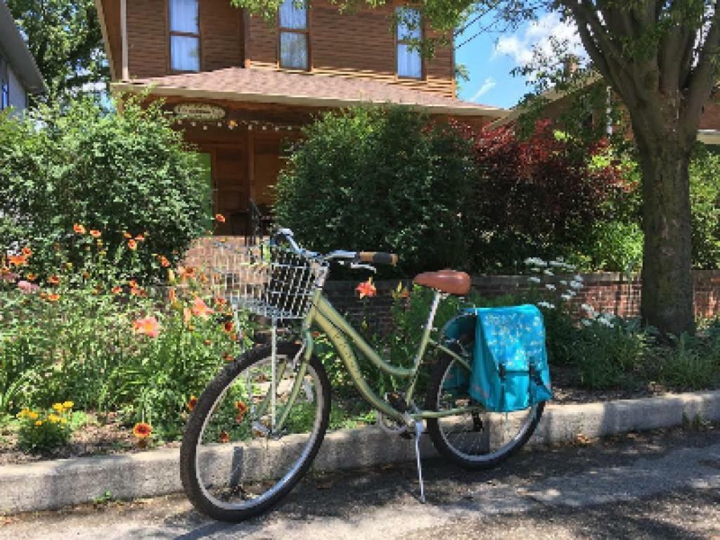 Persimmon Inn Bloomington Ngoại thất bức ảnh